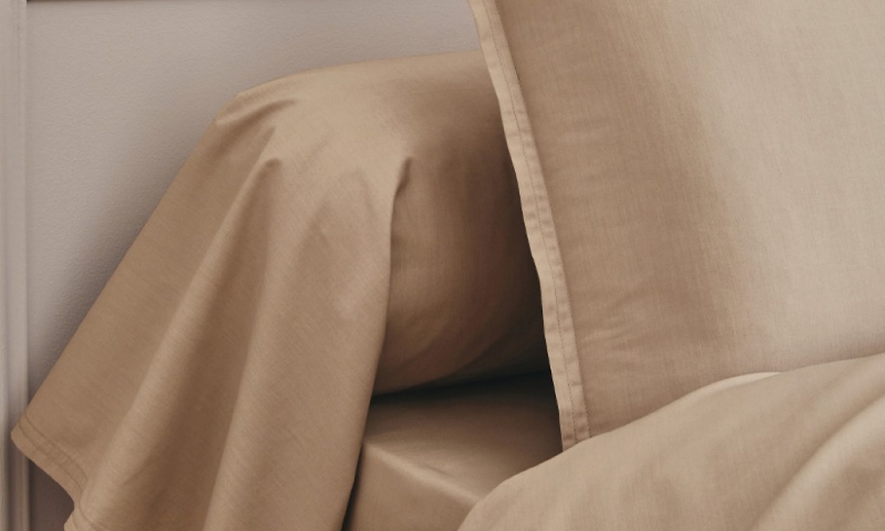 Drap housse ou drap plat : quelles différences pour choisir son linge de lit